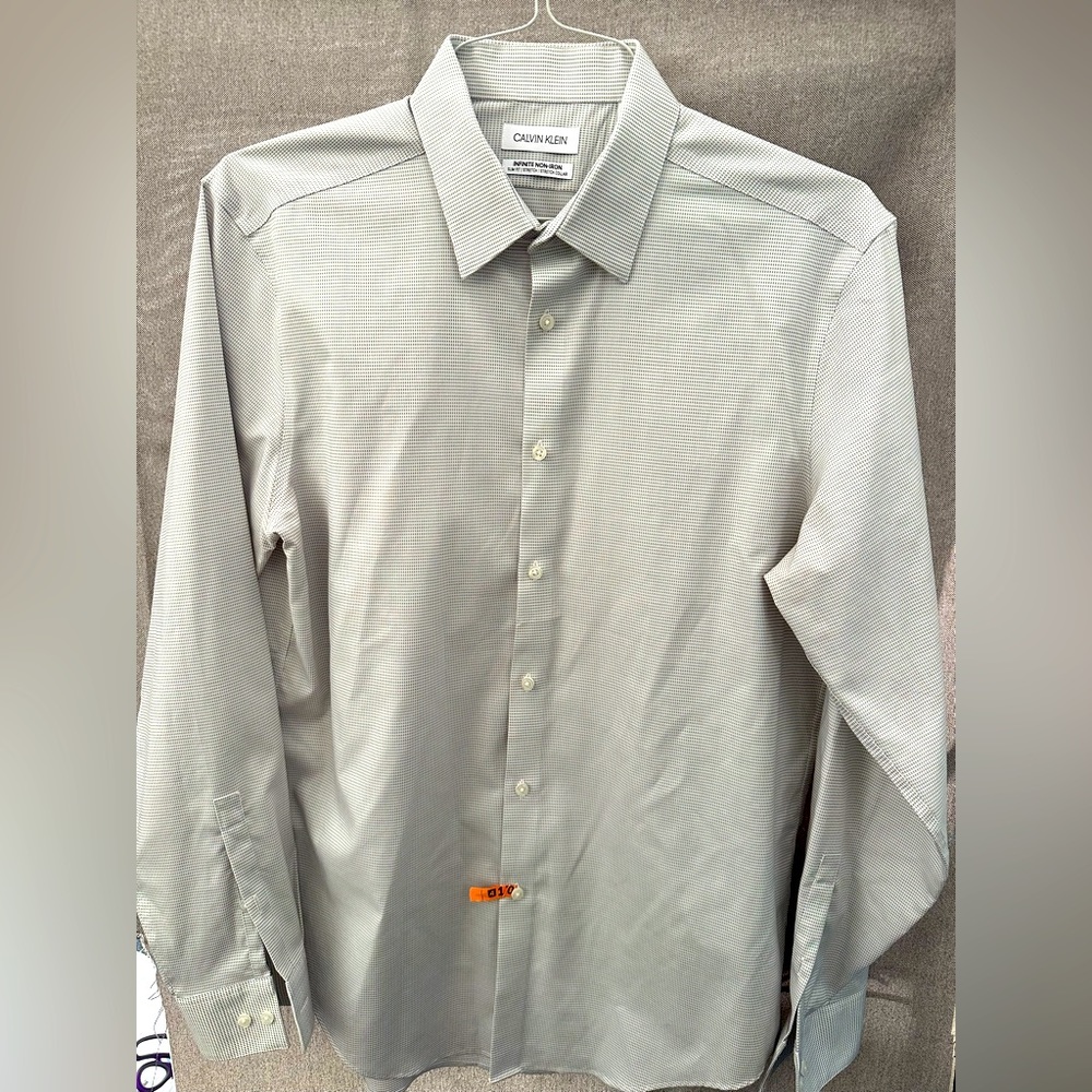 Calvin Klein Men’s Dress Shirt. Size 16 34/35 L